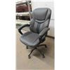 Image 1 : Wellness Executive Office Chair