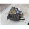 Image 2 : B+D Macho III 1 1/2" Rotary Hammer Drill - Tested - works