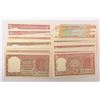 Image 1 : Paper Money: 2 rupees, complete set of 36 notes, 1950 to 1994, with different types and signature. (