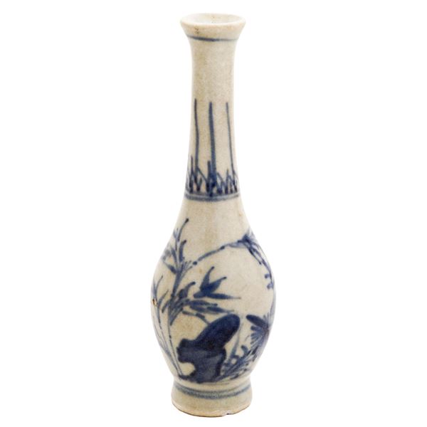 Small, intact, Chinese blue-on-white porcelain vase, ex-Chinese junk wreck (ca. 1645), ex-Hatcher.