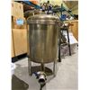 Image 2 : WESSEL STAINLESS STEEL PRESSURIZED TANK