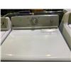 Image 2 : MAYTAG CENTENNIAL COMMERCIAL TECHNOLOGY WASHER DRYER SET