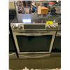 Image 2 : SAMSUNG CHEF COLLECTION INDUCTION STOVE WITH CONVECTION OVEN