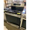 Image 1 : FRIGIDAIRE GALLERY STAINLESS STEEL INDUCTION STOVE WITH CONVECTION OVEN