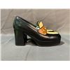 Image 2 : PAIR OF GUCCI SHOES SIZE 37