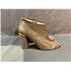 Image 2 : PAIR OF KATE SPADE SHOES SIZE 7B