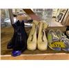 Image 2 : 5 PAIRS OF ASSORTED SHOES
