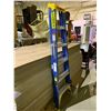 Image 2 : FEATHERLITE 6' STEP LADDER