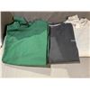 Image 2 : 1 BOX SWEATSHIRTS. 1 X REEBOX, 3 X HANES ECOSMART. ALL SIZE XXL
