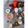 Image 2 : Large Lot Of Vintage Décor - China, Star Trek Dolls, Holland American Coaster, Jewelry & More