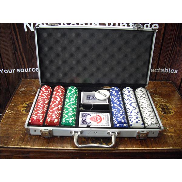 POKER CHIP SET IN METAL CASE