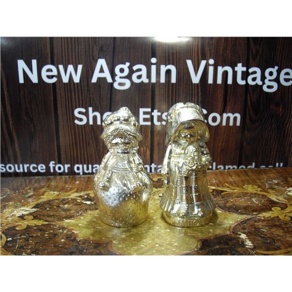 SALT / PEPPER SHAKER AND 2 STRAWBERRY SHORTCAKE COIN BANKS