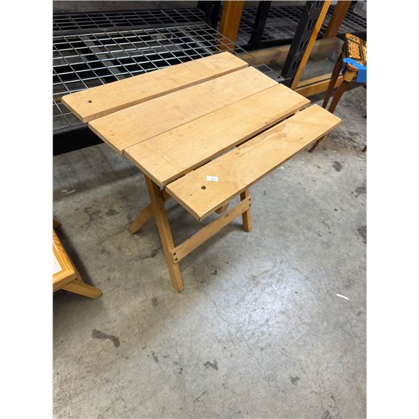 Folding table