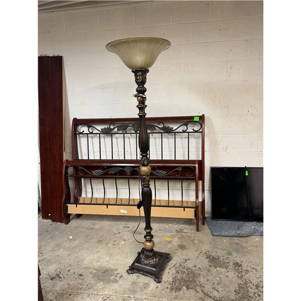Floor lamp