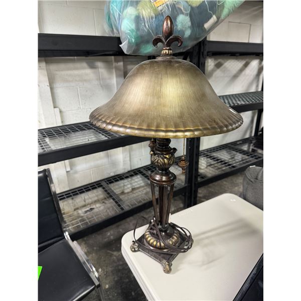 Table lamp