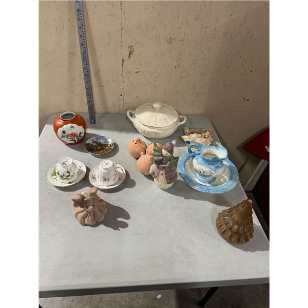 Assorted glass decor
