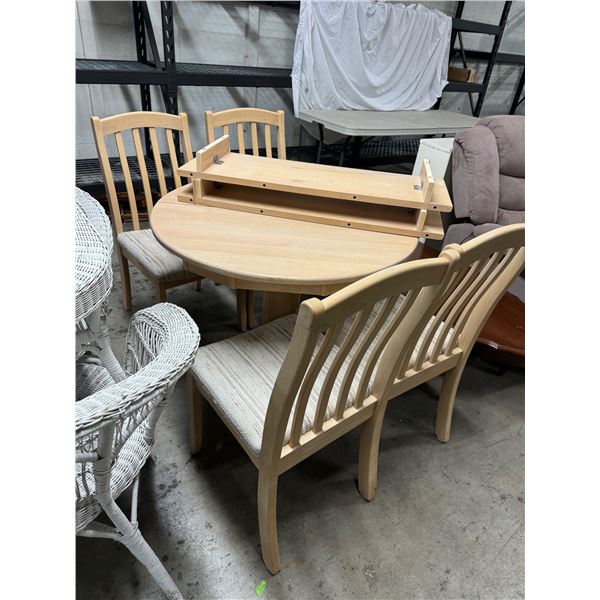 Pedestal table 4 chairs and two leads