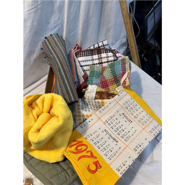 Tea towels and kitchen towels