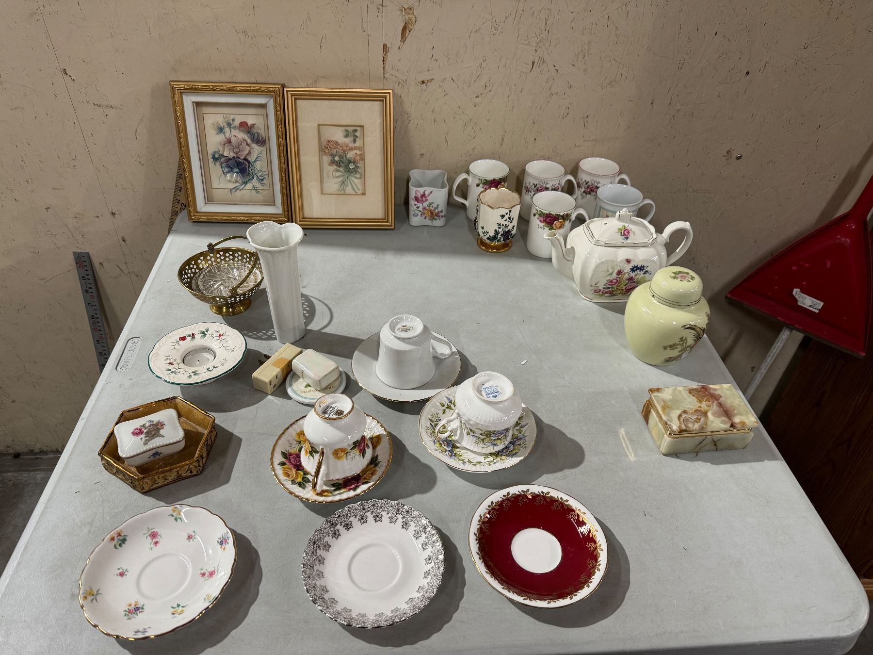 Assorted collectibles
