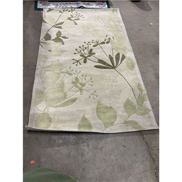 Area carpet 96" x 59"