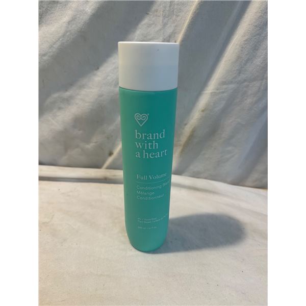 Brand with a heart full volume conditioning blend
