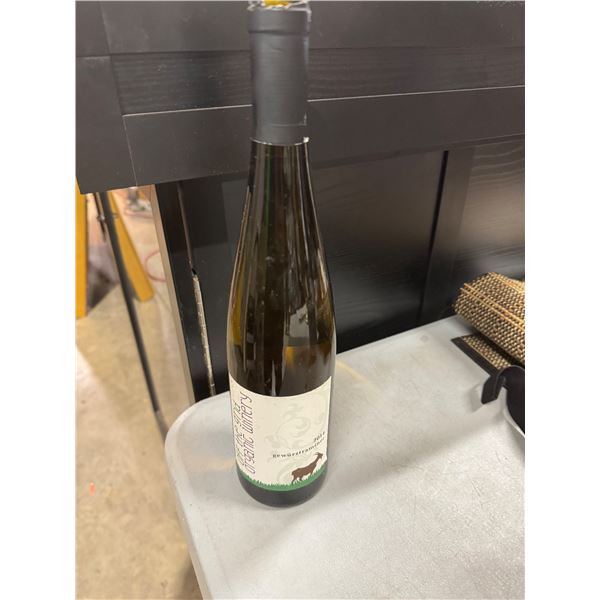 Off the grid winery wine