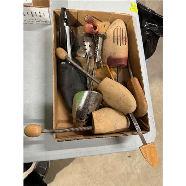 Shoe stretchers