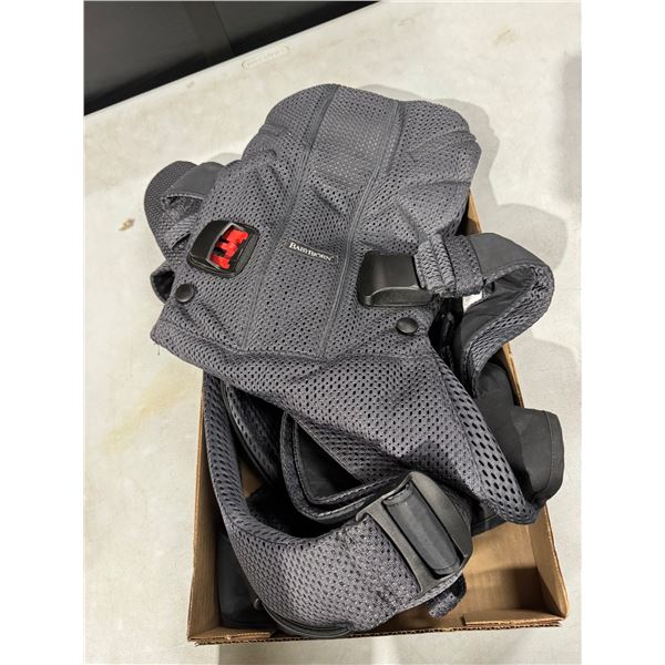 Baby bjorn carrier