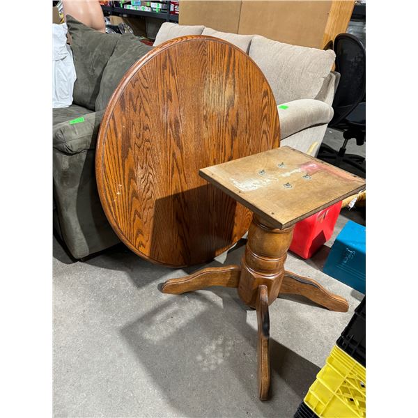 Pedestal table