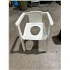 Image 1 : Medical chair