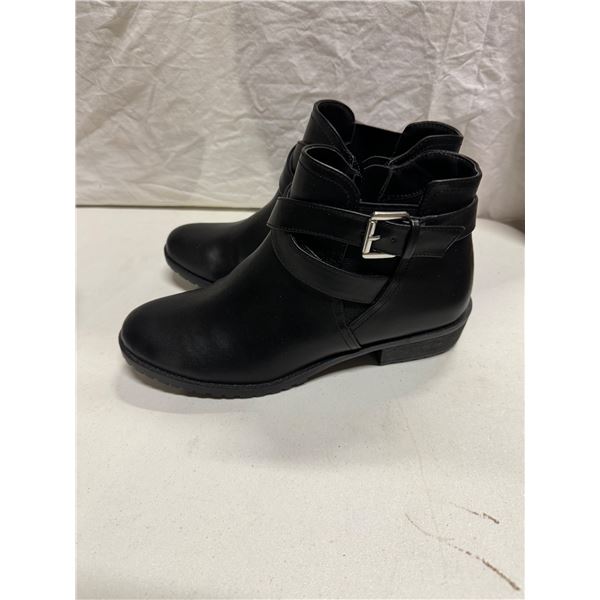 Footwear size 8