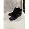 Image 2 : Footwear size 8
