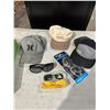 Image 1 : Caps and goggles etc