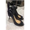 Image 1 : SIZE 6 1/2 DESIGNER MISCHKA BADGLEY BOW HEELS