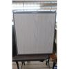 Image 1 : RÉFRIGÉRATEUR DE VR À GAZ/ 110v /12v 19"x21"x22" THE DOMESTIC CORPORATION RM 2193