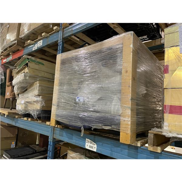 PALLET OF LARGE CHESS PIECES & LARGE CHESS BOARD