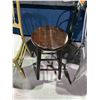 Image 1 : 7 2 FOOT BROWN WOODEN STOOLS