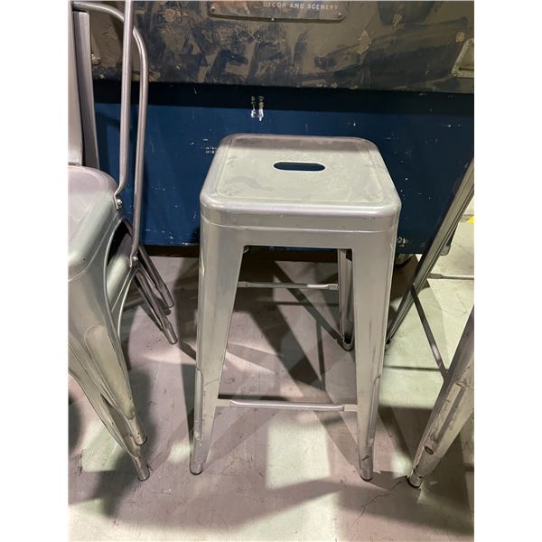 25 OUTDOOR EVENT 26 INCH METAL SILVER STOOLS