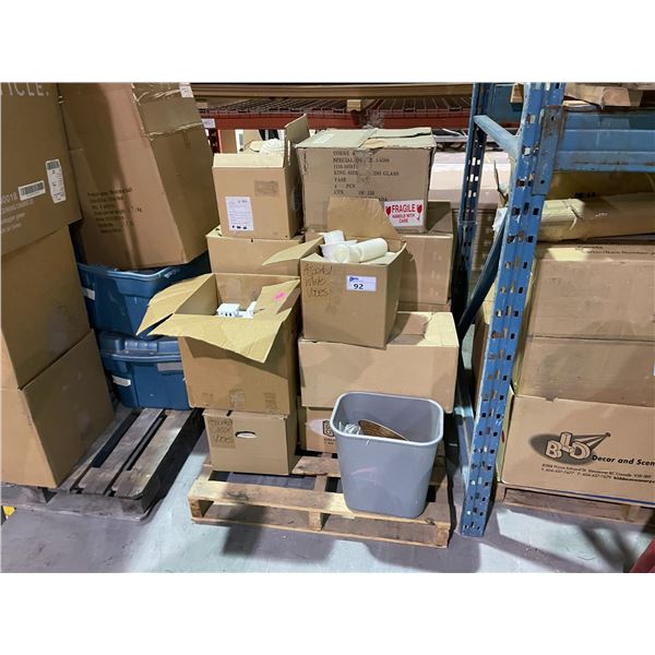 PALLET OF DECORATIVE METAL LANTERNS, CANDLE HOLDERS, & EVENT DECORATIONS