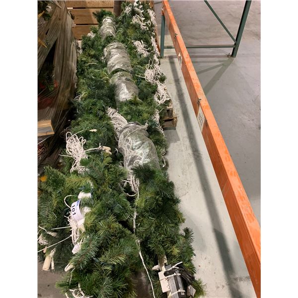 PALLET OF 10' WHITE POLE ILLUMINATED CHRISTMAS GARLAND DISPLAYS