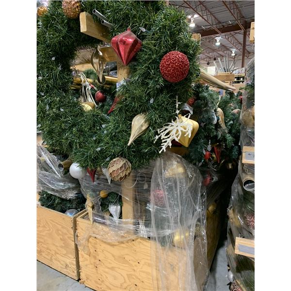 MOBILE CART OF 10' GOLD POLE ILLUMINATED CHRISTMAS SWAG GARLAND DISPLAYS *MOBILE CART INCLUDED*