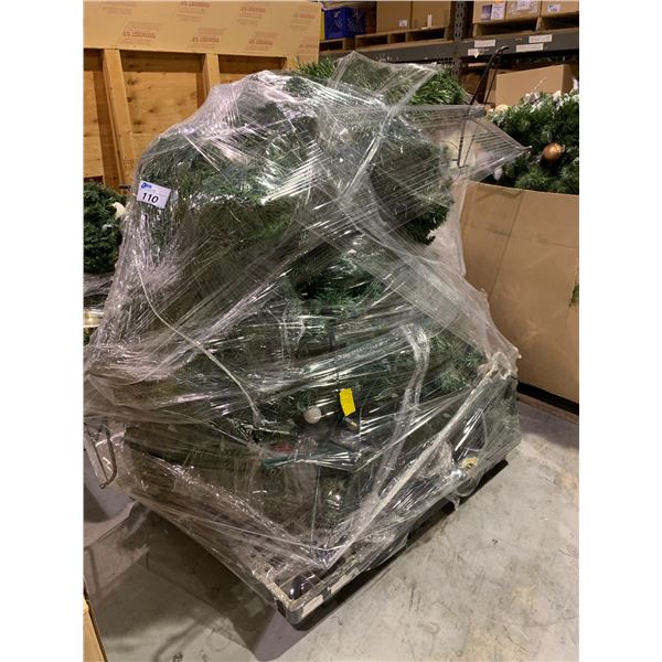 PALLET OF ASSORTED ILLUMINATED CHRISTMAS TREES / PARTS