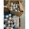 Image 3 : PALLET OF ASSORTED LARGE CHRISTMAS BULBS & DECORATION ITEMS