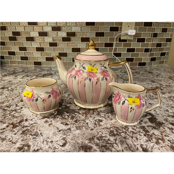 Vintage Sadler Tea Pot With Matching Cream And Sugar Cups