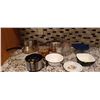 Image 2 : Assortment Of Kitchenware