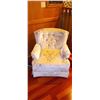 Image 1 : Vintage Floral Pattern Lounge Chair 32L x 34W x 33T
