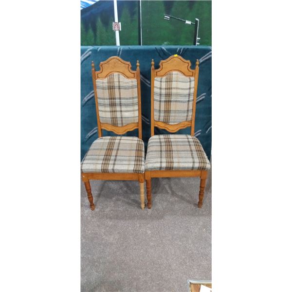 Set Of Vintage Upholstered Chairs 42T