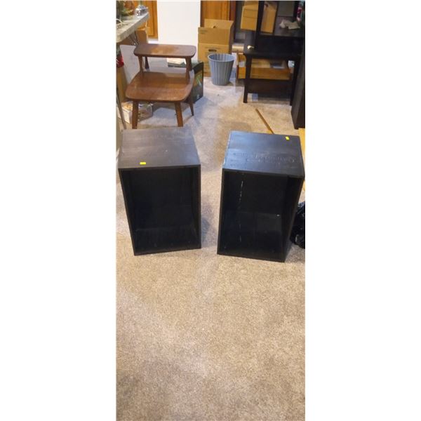 ChAteAu La Lagune Antique Crates