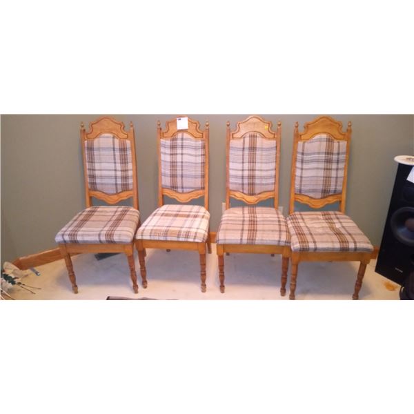 Set Of 4 Matching Wooden Chairs 44T