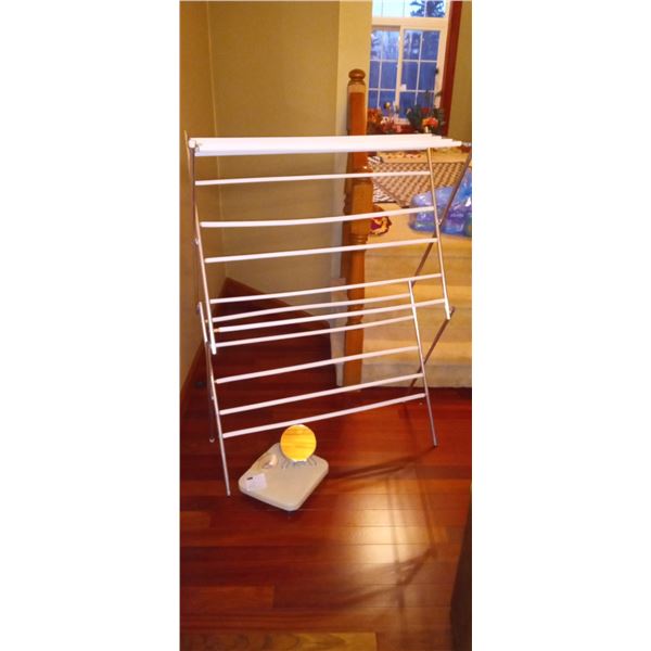 Assorted Bathroom Items